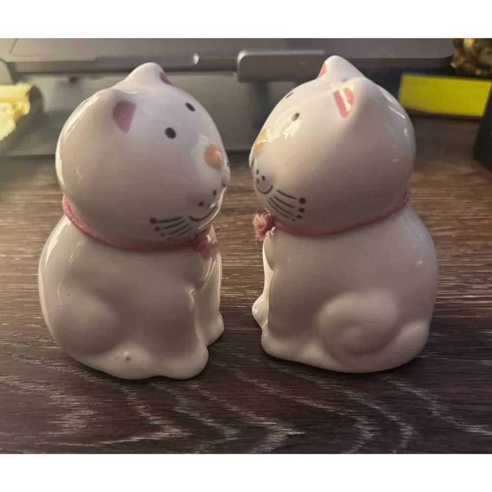Vintage Cat Salt and Pepper Shaker Set Earthenware 1988 Made in Brazil